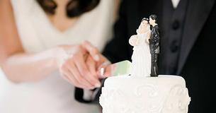 La mariée se retire du mariage le jour même après que le marié lui ait écrasé le visage dans un gâteau et que leurs familles soient en colère contre elle