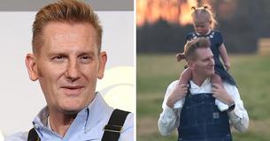 Rory Feek & Daughter Indy, 8, Gave A Heartwarming Duet Performance She Was 'So Proud Of'