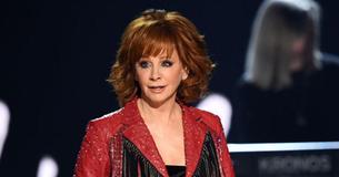 Reba McEntire Reflects On The Day Her Bandmates And Tour Manager Died In A Heart-Wrenching Plane Crash In 1991