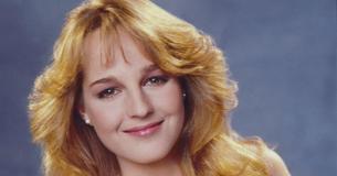 At 63, Helen Hunt Sparks Plastic Surgery Suspicions With Barefaced Selfie