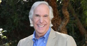 Henry Winkler Is A Proud Grandfather To 3 Red-Headed Boys & 3 Girls Who Follow House Rules That Include Washing Their Dishes