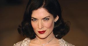 Lara Flynn Boyle Fans Urge Her To ‘Grow Old Gracefully’ In Her 50s & Not ‘Waste’ Her Looks