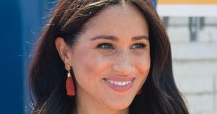 Meghan Markle fait fondre les cœurs en portant la princesse Lilibet dans leur jardin luxuriant