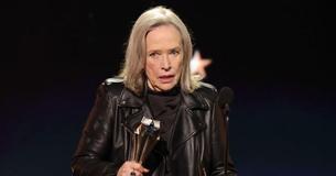 Overwhelmed Kathy Bates Repeatedly Swears While Picking Up Best Actress Award