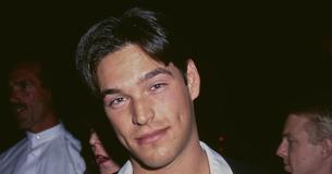 This ’90s Dreamboat Left Fans Speechless In Snaps With His 2 Sons As Fans Gush He Still Looks ‘Amazing’ While Sporting Gray Beard