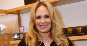 This Beloved ’80s Star Lost Her Husband Too Soon But Found Strength As A Single Mom Of 2 Daughters