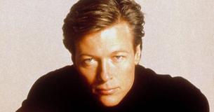 At 65, This ’90s Soap Heartthrob Still Charms With Striking Eyes & Full Hair After Grieving Son’s Untimely Passing