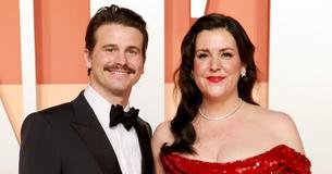 Jason Ritter Hilariously Tells Fans Hitting On His Wife Melanie Lynskey: ‘I Can Fight’
