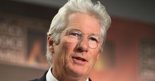 Generous Tourist In New York Gives ‘Homeless Man’ Her Pizza – Only To Realize It’s Richard Gere
