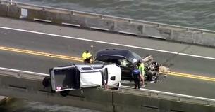 Um bom samaritano mergulhou na água e resgatou uma criança que havia caído de um carro, segundo as autoridades