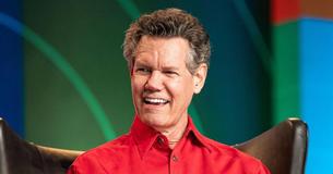 Randy Travis Returns To Stage After 2013 Stroke In Wheelchair & Receives Emotional Standing Ovation