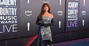 Shania Twain Makes Her ACM Awards Hosting Debut at 60 and the New Look She Arrived In Had Everyone Talking