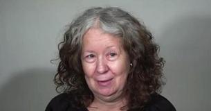 Una mamma sessantenne di Chicago diventa bionda grazie al restyling di Christopher Hopkins