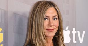 Jennifer Aniston's Summer Photo Dump Includes Sweet Moments With Boyfriend Jim Curtis