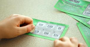 Woman Wins $2 Million Lottery Jackpot on Lunch Break – Then Returns to Work Like Nothing Happened