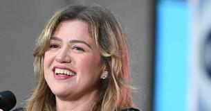Kelly Clarkson Calls Out NYC Store After Getting A ‘Pretty Woman’ Treatment