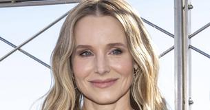 Kristen Bell & Drew Barrymore Strip Off Makeup & Hair Extensions In Refreshingly Real TV Moment