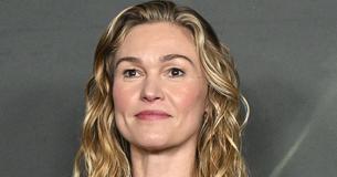Julia Stiles Gets Emotional As ‘10 Things I Hate About You’ Cast Reunites To Honor Heath Ledger
