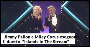  Jimmy Fallon e Miley Cyrus impersonano in modo impeccabile Kenny Rogers e Dolly Parton nel duetto 'Islands In The Stream' 