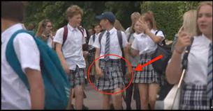 Deze jongens kregen te horen dat ze ondanks het hete weer geen korte broek mochten dragen naar school. Kijk wat ze in plaats daarvan droegen 