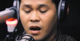 90 segundos cantando 'The Prayer', la voz del hombre cambia de repente y se hace súper viral
