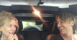 Keith Urban en Nicole Kidman zingen 'The Fighter' in het schattigste auto-duel ooit