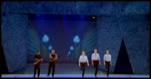 2 danseurs de claquettes ont été arrêtés par ces danseurs irlandais. Mais que s'est-il passé ensuite ? Incroyable  