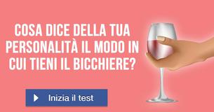 Cosa dice della tua personalità il modo in cui tieni il bicchiere?